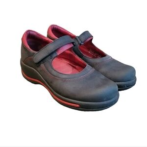 Dansko Black/Red Nubuck Leather Mary Jane Clogs‎ Women's Size 7 Euro 37